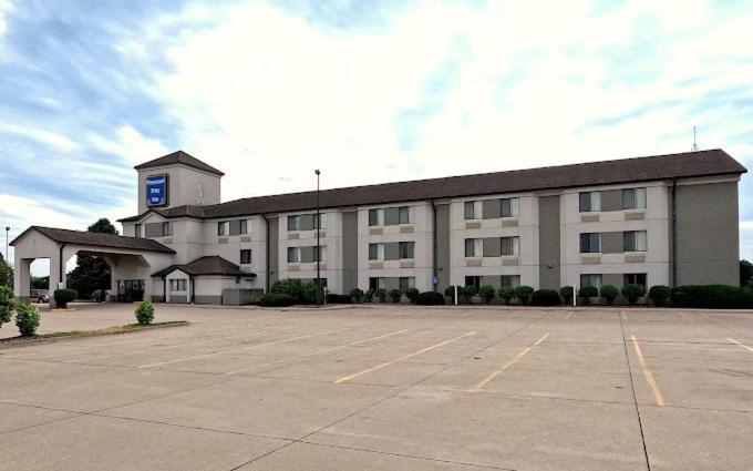 Pleasant Stay Inn & Suites Carnforth Exteriör bild